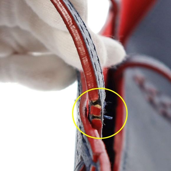 Louis Vuitton LockMe Hippo Shoulder Bag Grain Calf Leather Marine Rouge Navy - Picture 11 of 16